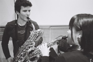 Duelling saxophones. (Right: Haruka Inoue)